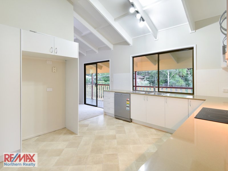 Photo - 8 Teenan Street, Ferny Hills QLD 4055 - Image 11