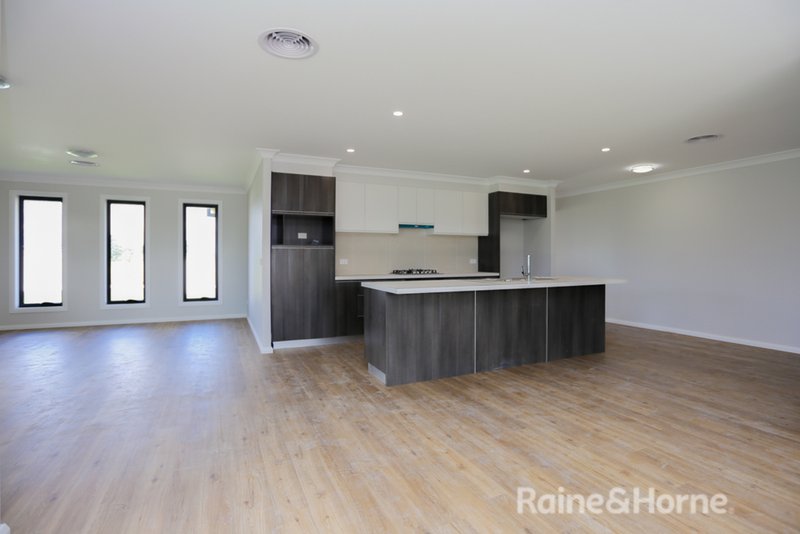 Photo - 8 Templer Way, Eglinton NSW 2795 - Image 6