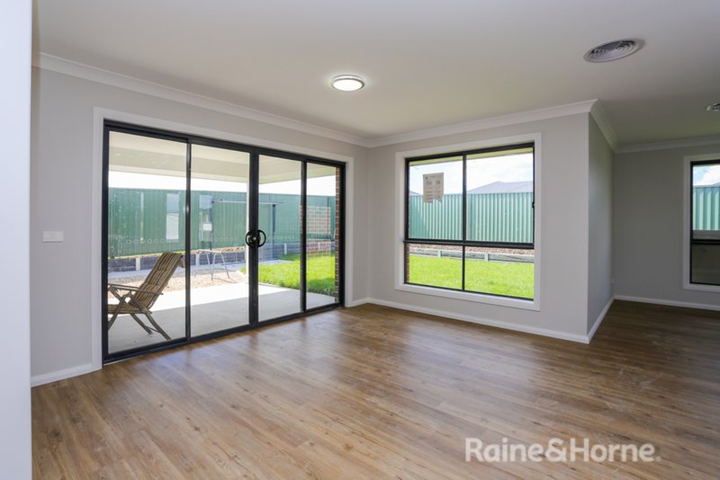 Photo - 8 Templer Way, Eglinton NSW 2795 - Image 8