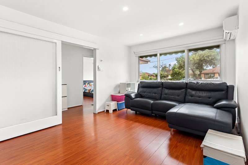 Photo - 8 Tennyson Avenue, Clayton South VIC 3169 - Image 2