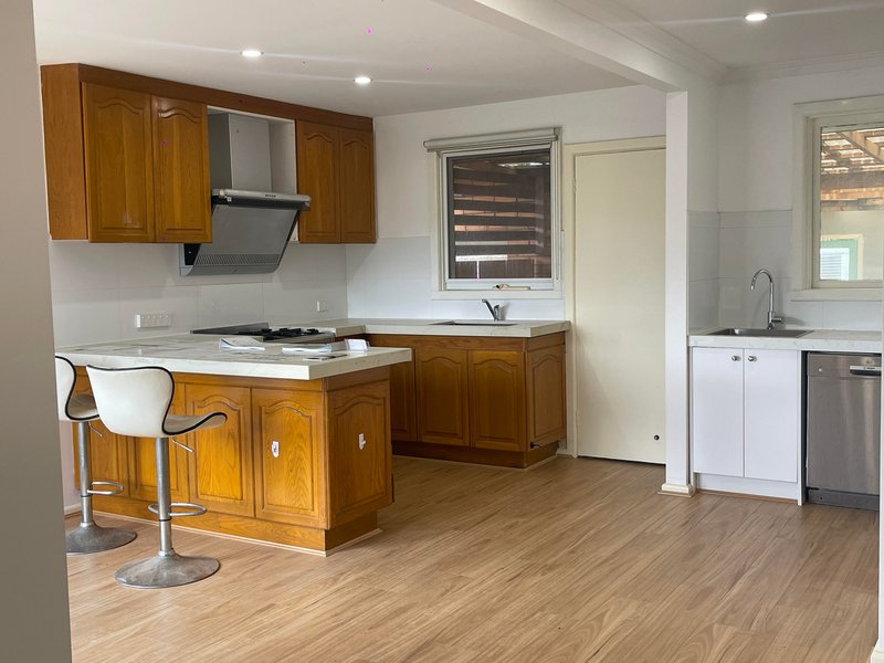 Photo - 8 Tennyson Avenue, Clayton South VIC 3169 - Image 3
