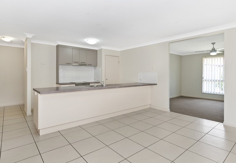 Photo - 8 Tern Close, Eagleby QLD 4207 - Image 3