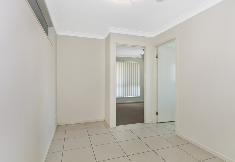 Photo - 8 Tern Close, Eagleby QLD 4207 - Image 6