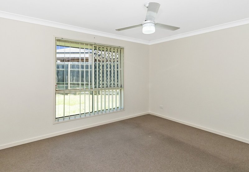 Photo - 8 Tern Close, Eagleby QLD 4207 - Image 10