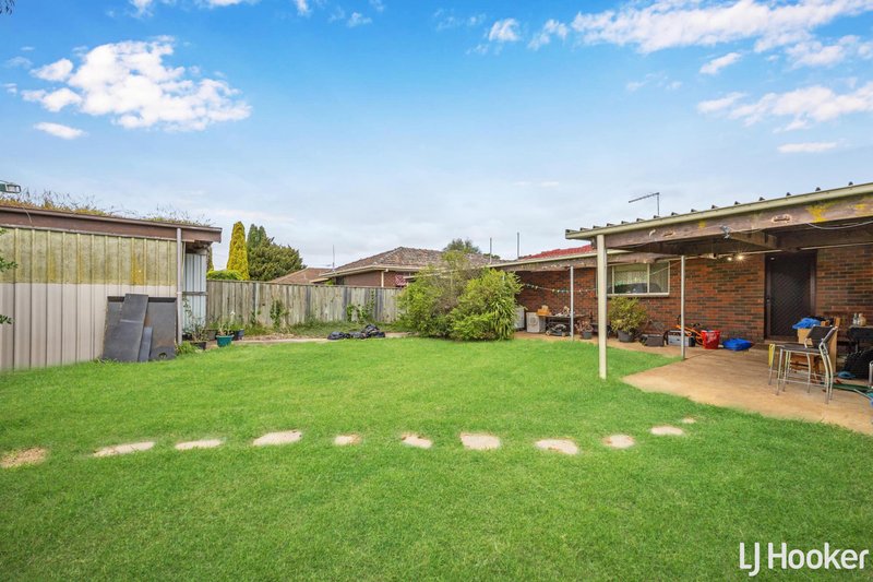 Photo - 8 Tern Court, Melton VIC 3337 - Image 5