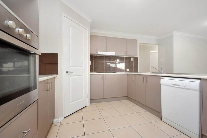 Photo - 8 Terrace Court, Narangba QLD 4504 - Image 7