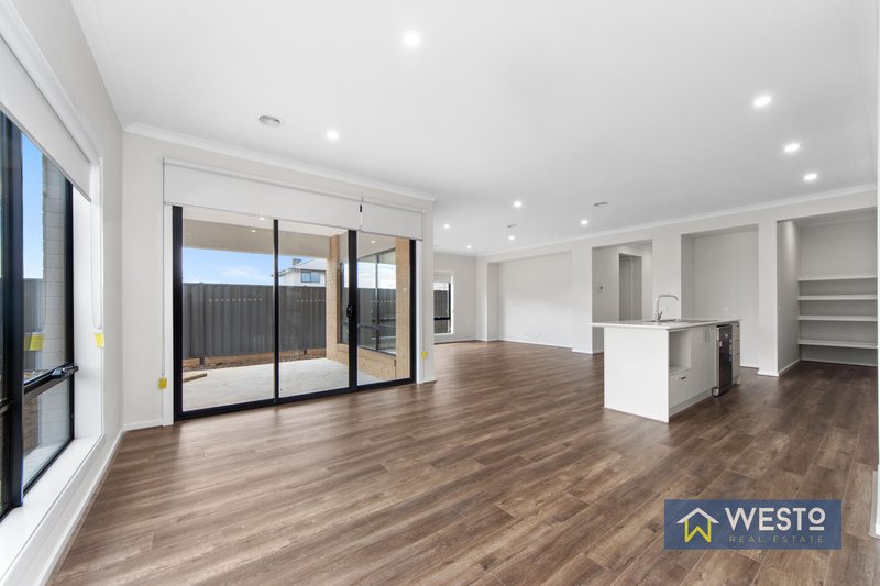 Photo - 8 Terrigal Road, Truganina VIC 3029 - Image 6