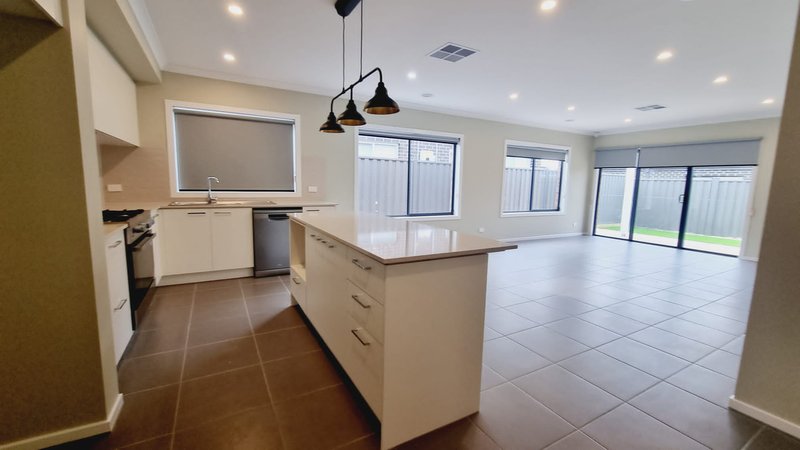 Photo - 8 Tesla Road, Rockbank VIC 3335 - Image 6