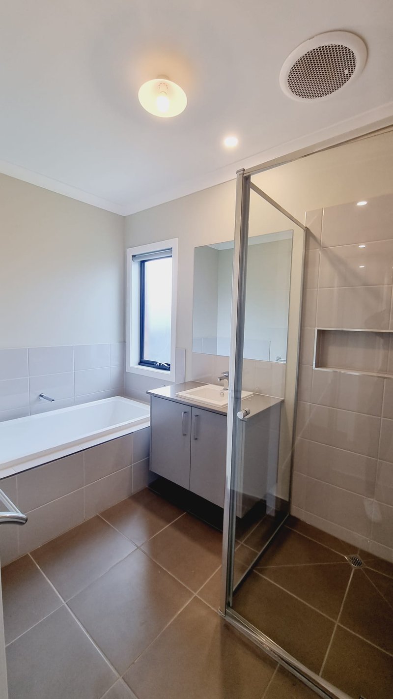 Photo - 8 Tesla Road, Rockbank VIC 3335 - Image 13