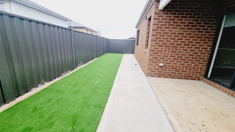 Photo - 8 Tesla Road, Rockbank VIC 3335 - Image 14