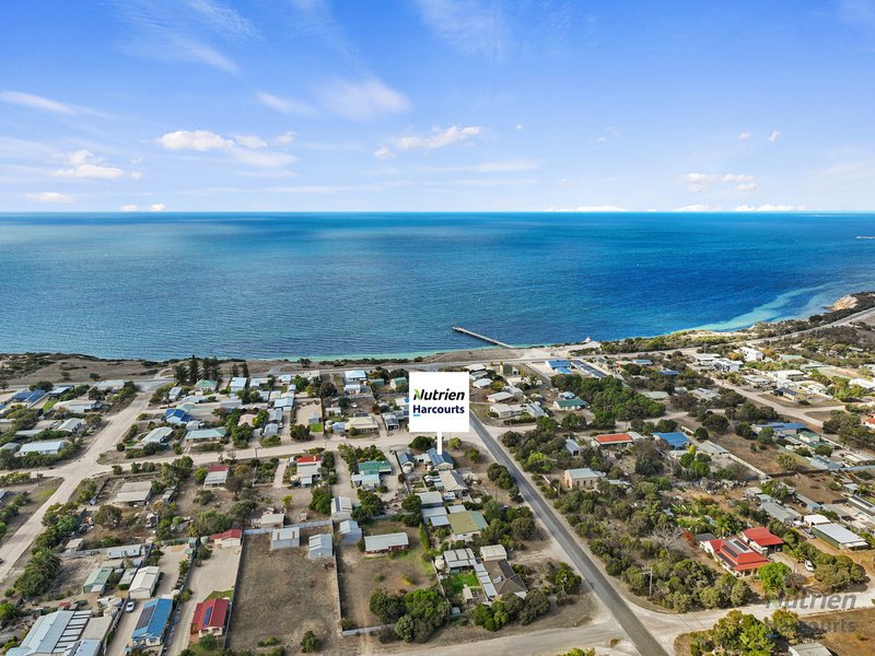 Photo - 8 Third Street, Wool Bay SA 5575 - Image 4