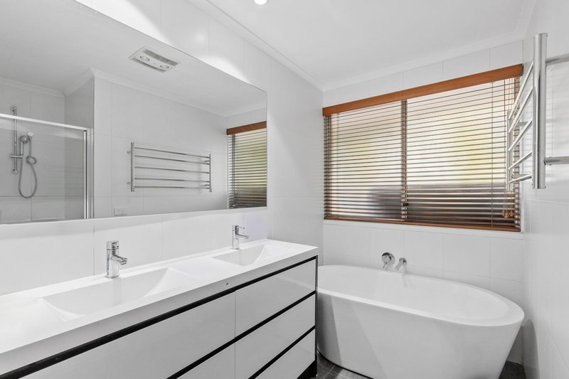 Photo - 8 Thirlmere Court, Berwick VIC 3806 - Image 9