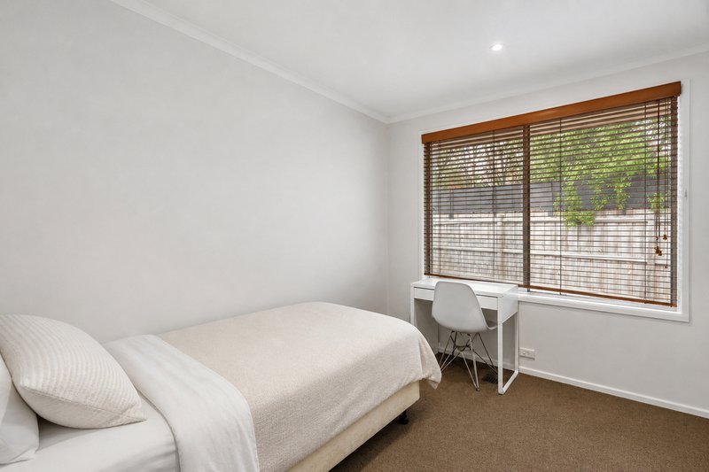 Photo - 8 Thirlmere Court, Berwick VIC 3806 - Image 10