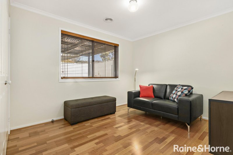 Photo - 8 Thomas Royal Gardens, Queanbeyan East NSW 2620 - Image 10