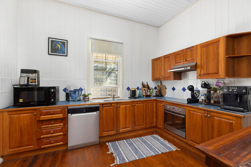 Photo - 8 Thomas Street, Clayfield QLD 4011 - Image 4