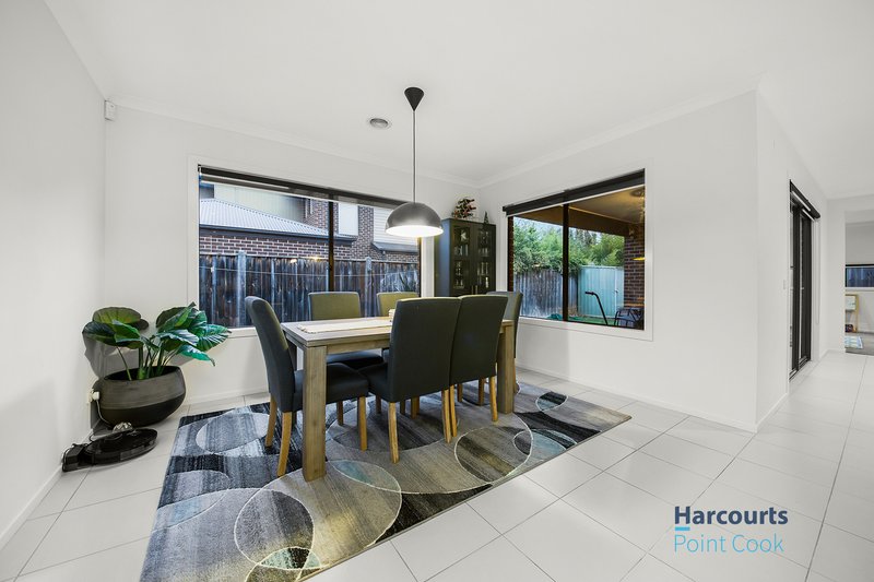 Photo - 8 Tiarella Street, Point Cook VIC 3030 - Image 17