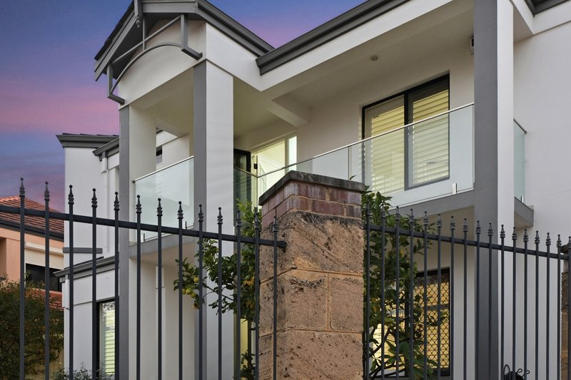 Photo - 8 Tidewater Way, Ascot WA 6104 - Image 3