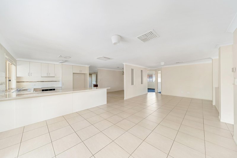 Photo - 8 Tineele Place, Emerald QLD 4720 - Image 2