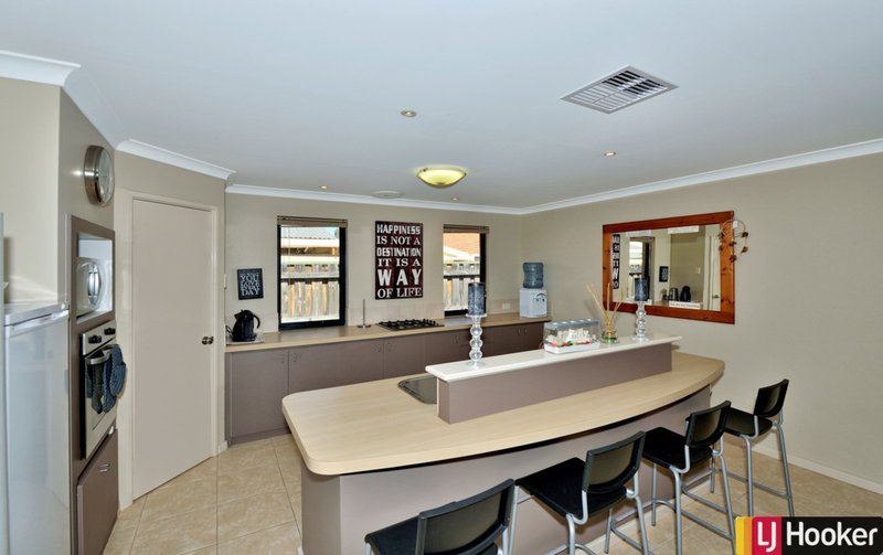 Photo - 8 Tingle Way, Halls Head WA 6210 - Image 3