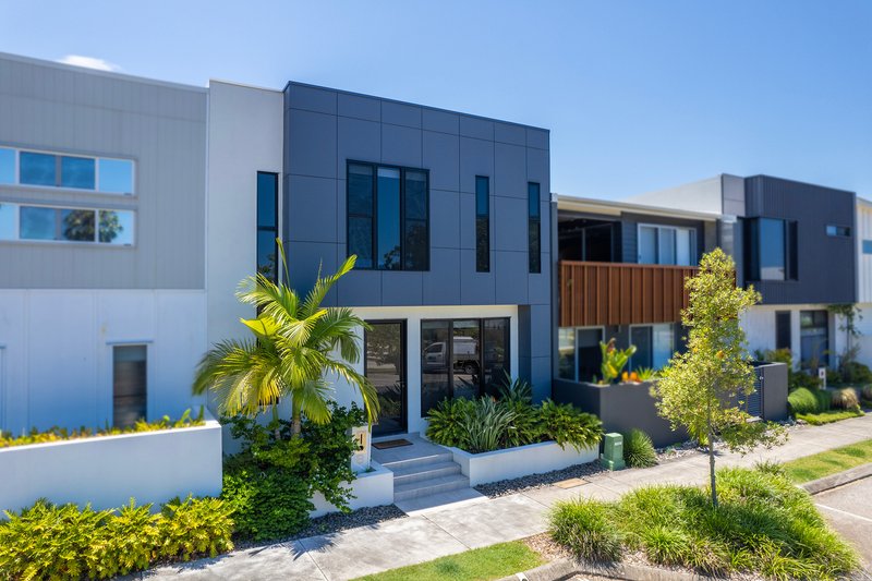 8 Tinnanbar Terrace, Maroochydore QLD 4558