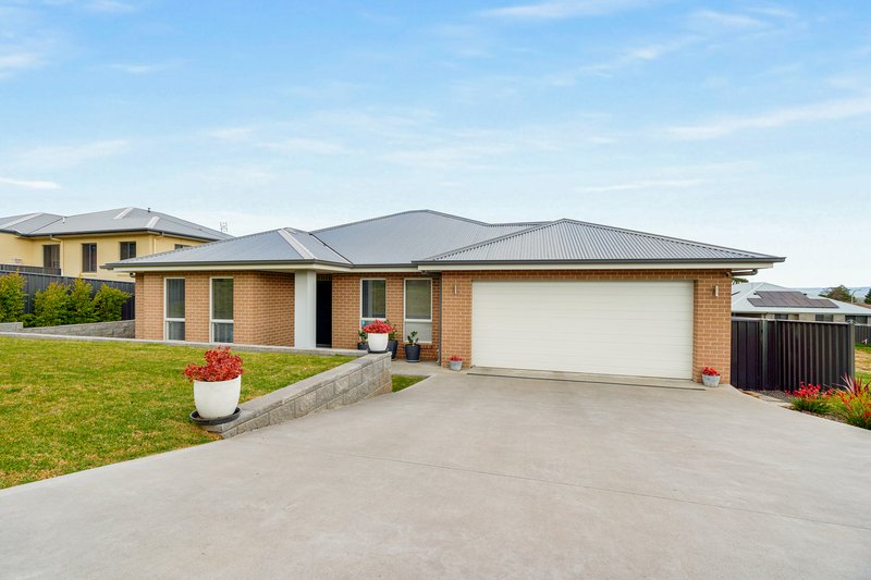 Photo - 8 Tokyo Terrace, Cowra NSW 2794 - Image