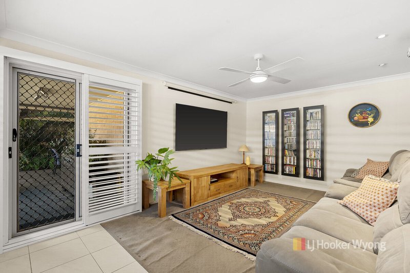 Photo - 8 Tooloom Close, Woongarrah NSW 2259 - Image 3