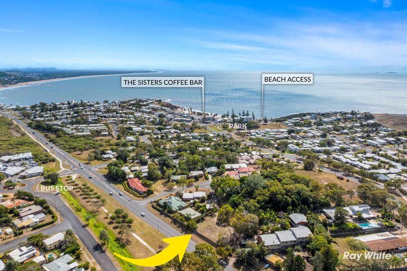 Photo - 8 Toos Close, Cooee Bay QLD 4703 - Image 2