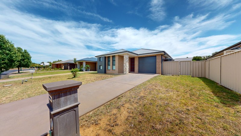 8 Torvean Avenue, Dubbo NSW 2830