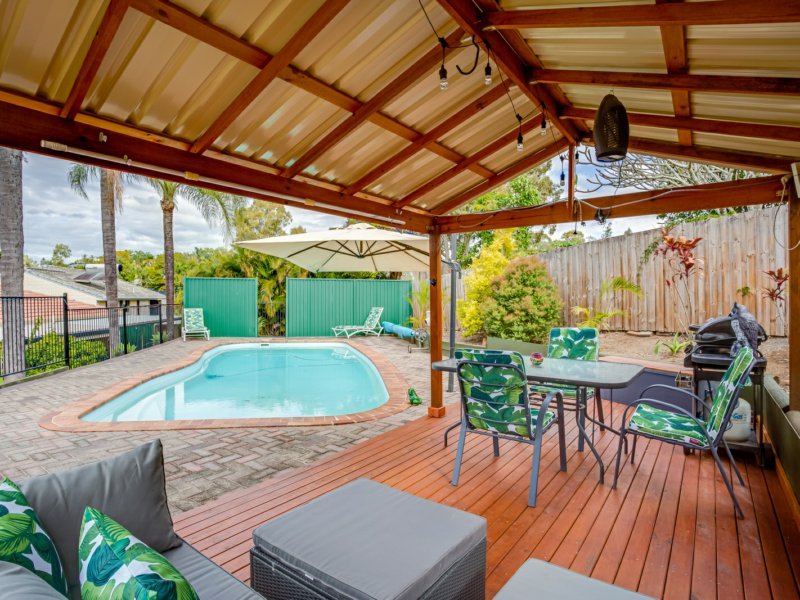 Photo - 8 Toukley Ct , Highland Park QLD 4211 - Image 5