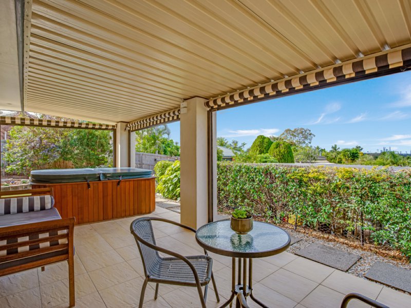 Photo - 8 Toukley Ct , Highland Park QLD 4211 - Image 9