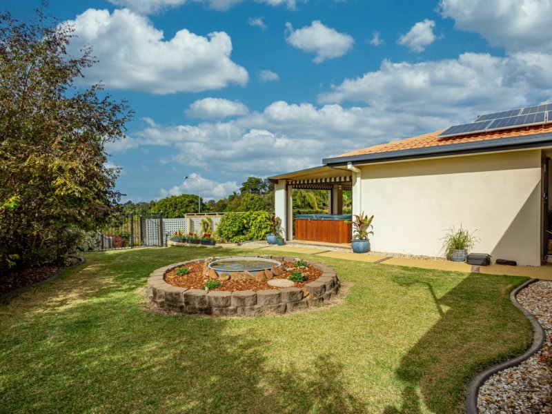 Photo - 8 Toukley Ct , Highland Park QLD 4211 - Image 11