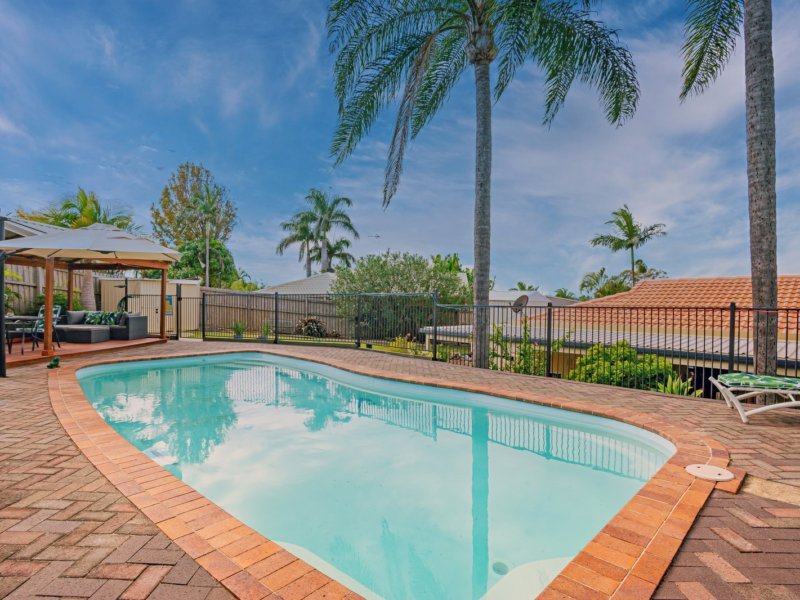 Photo - 8 Toukley Ct , Highland Park QLD 4211 - Image 14