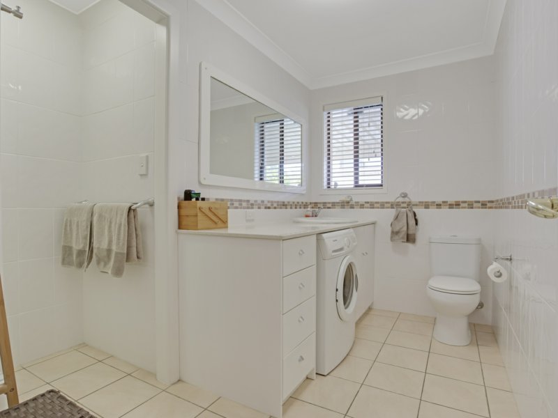 Photo - 8 Toukley Ct , Highland Park QLD 4211 - Image 19