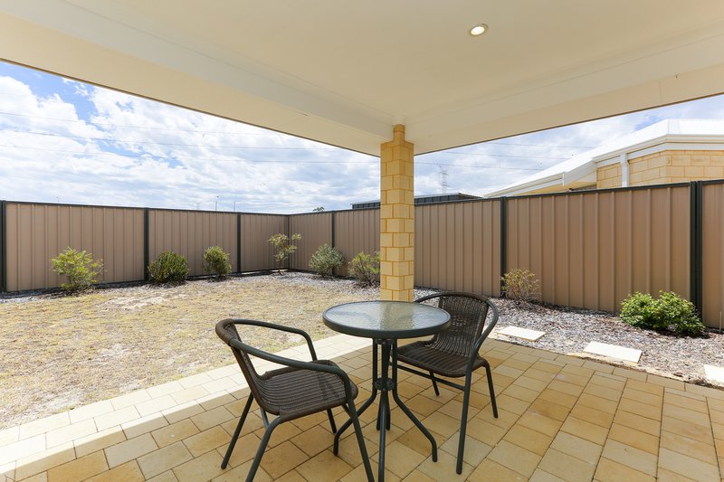 Photo - 8 Toulon Mews, Piara Waters WA 6112 - Image 24