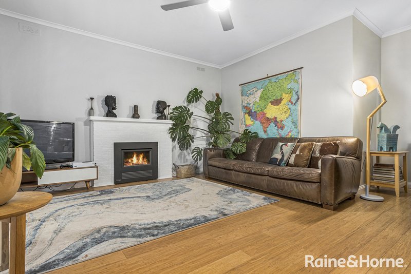 Photo - 8 Tower Street, Kyneton VIC 3444 - Image 11