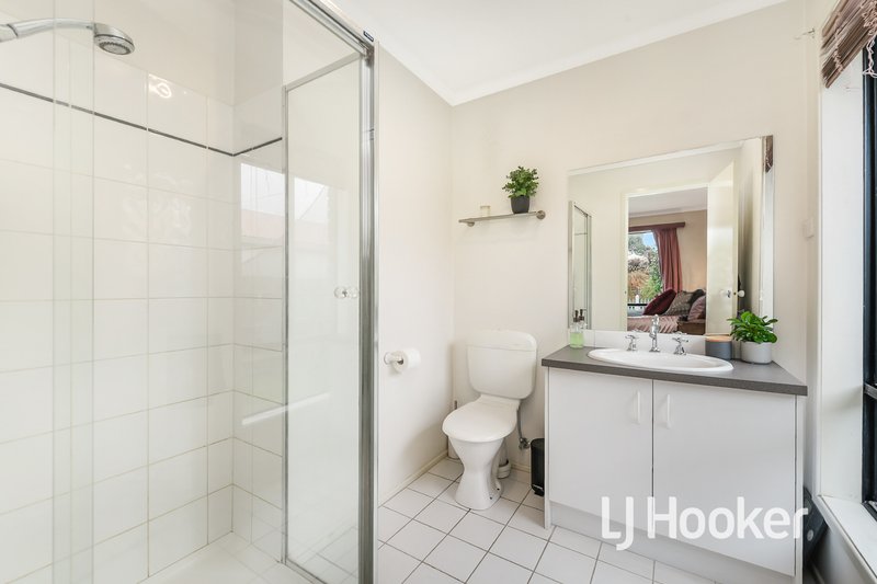 Photo - 8 Trafalgar Way, Cranbourne East VIC 3977 - Image 10