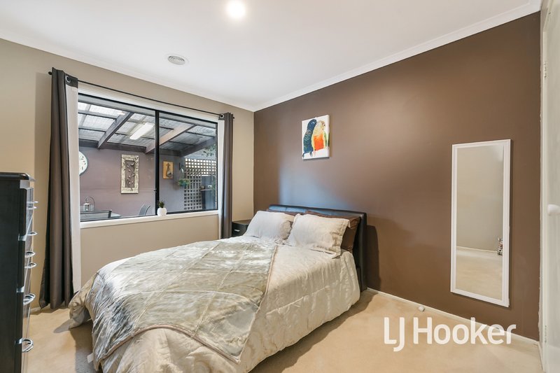 Photo - 8 Trafalgar Way, Cranbourne East VIC 3977 - Image 13