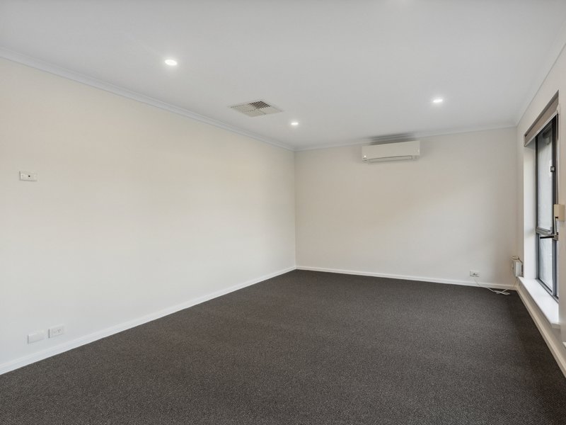 Photo - 8 Trenerry Street, Aldinga Beach SA 5173 - Image 2