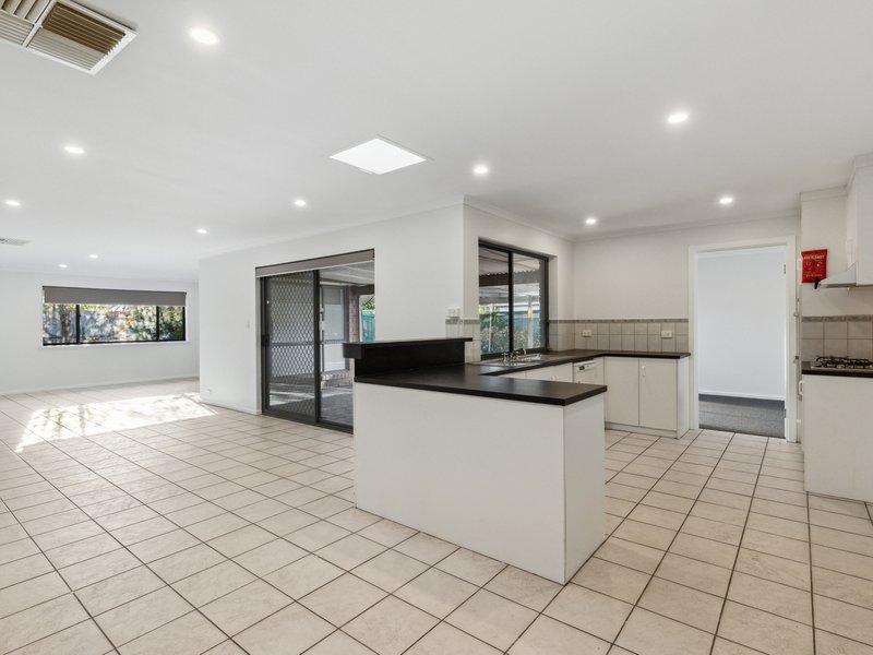 Photo - 8 Trenerry Street, Aldinga Beach SA 5173 - Image 4