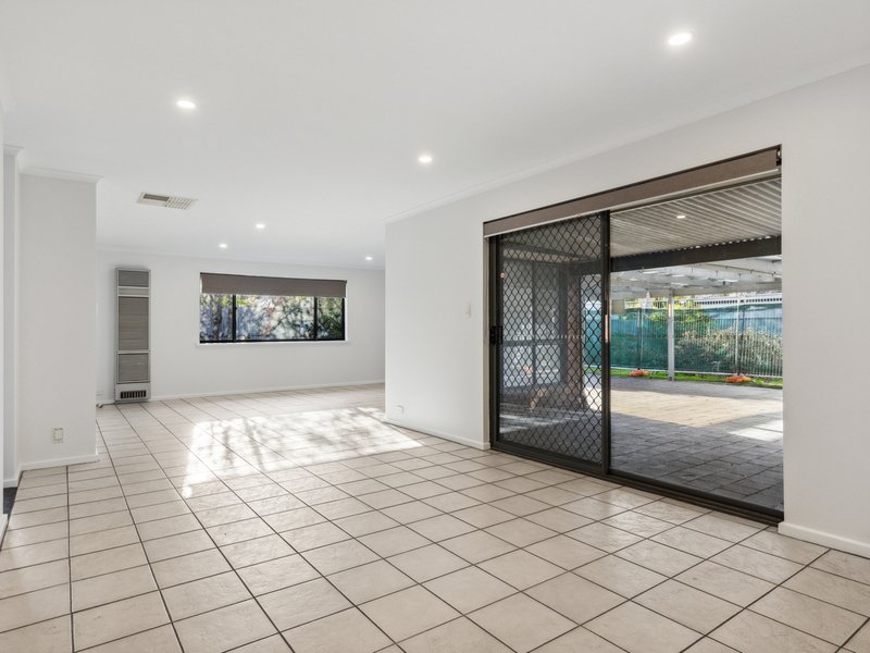 Photo - 8 Trenerry Street, Aldinga Beach SA 5173 - Image 6