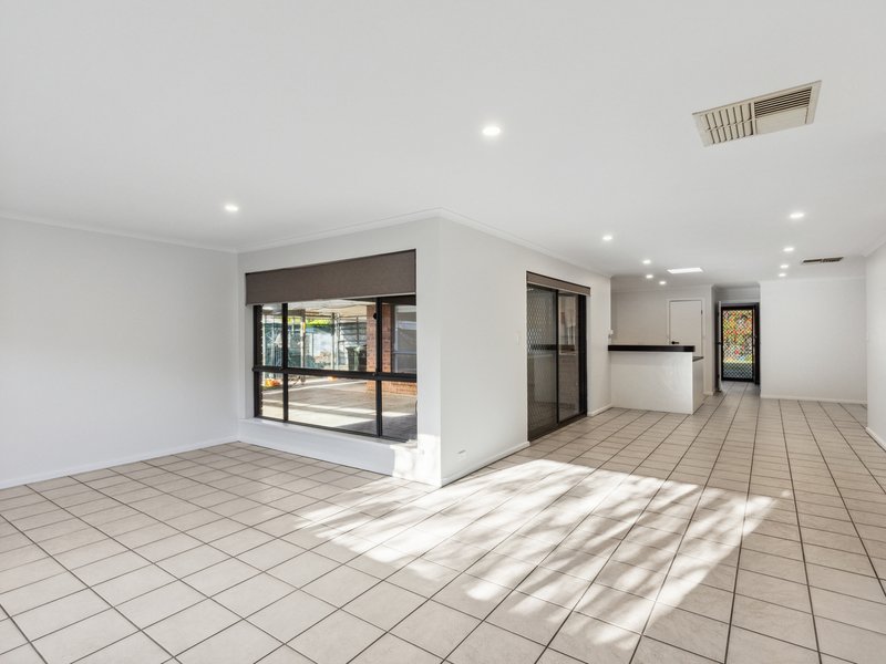 Photo - 8 Trenerry Street, Aldinga Beach SA 5173 - Image 7