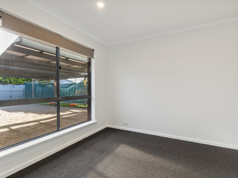 Photo - 8 Trenerry Street, Aldinga Beach SA 5173 - Image 15