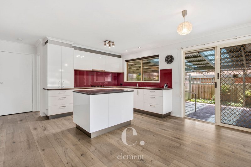 Photo - 8 Trenton Parade, St Albans Park VIC 3219 - Image 2