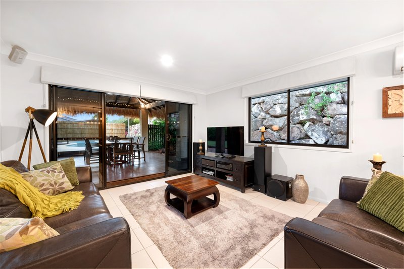 Photo - 8 Trevallyn Place, Upper Kedron QLD 4055 - Image 11