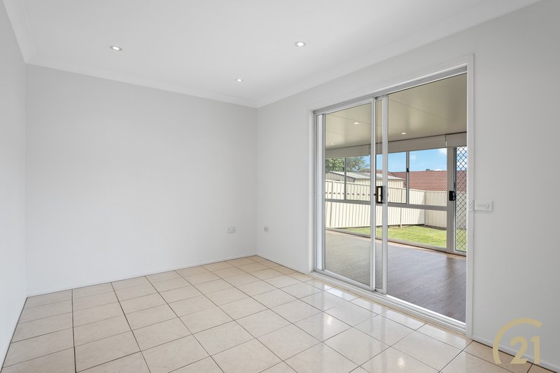 Photo - 8 Tuncurry Street, Bossley Park NSW 2176 - Image 4