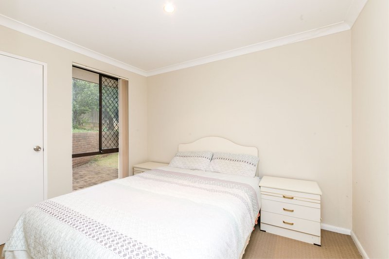 Photo - 8 Twain Close, Lake Coogee WA 6166 - Image 4