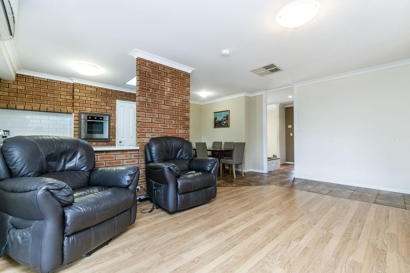 Photo - 8 Twain Close, Lake Coogee WA 6166 - Image 6