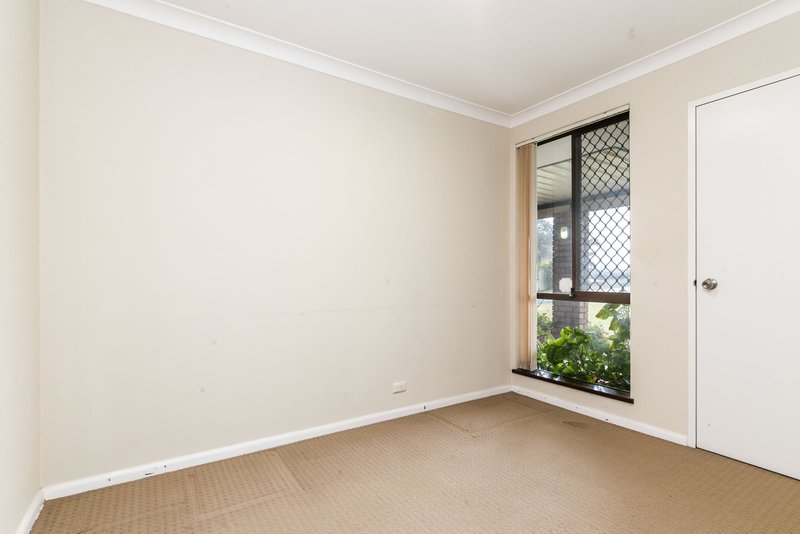 Photo - 8 Twain Close, Lake Coogee WA 6166 - Image 7