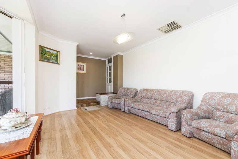 Photo - 8 Twain Close, Lake Coogee WA 6166 - Image 10