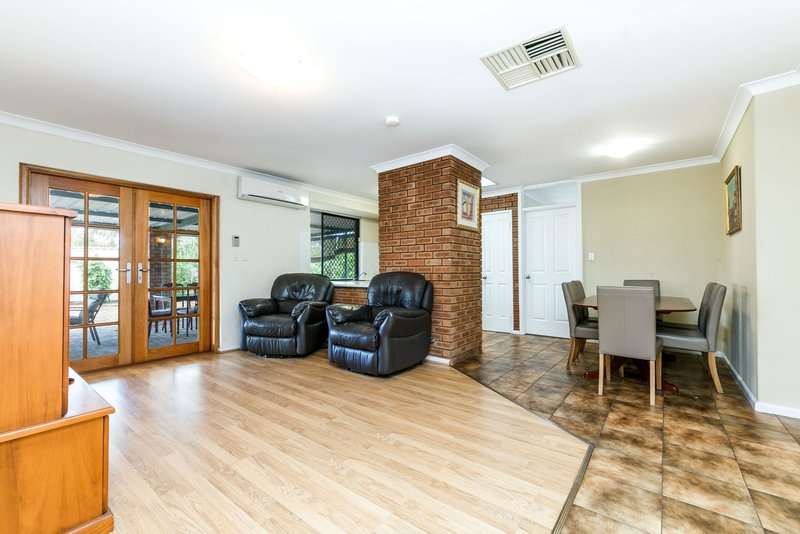 Photo - 8 Twain Close, Lake Coogee WA 6166 - Image 11